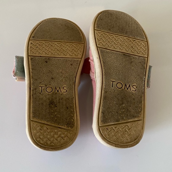 2 pairs of shoes! Pink bow TOMS. Vans. Toddler 8 - Picture 3 of 8